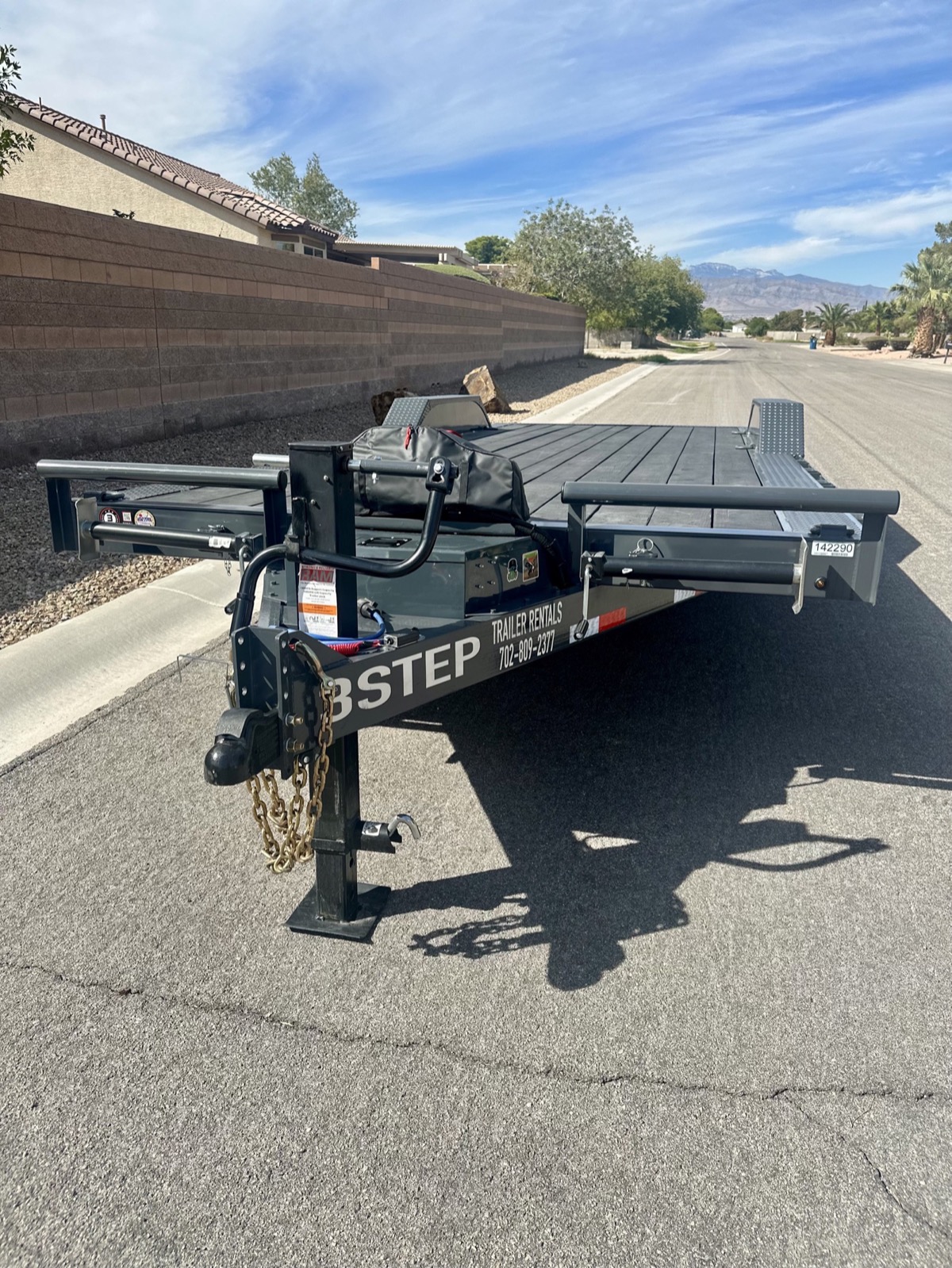 Flatbed trailer rental Las Vegas NV — heavy equipment & construction trailer